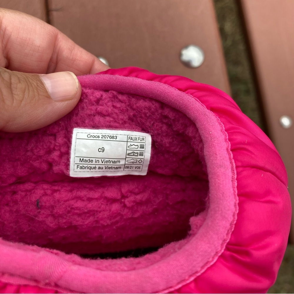Kids Cros Fuzzy Insulated Pink Winter Boots - Picture 6 of 6